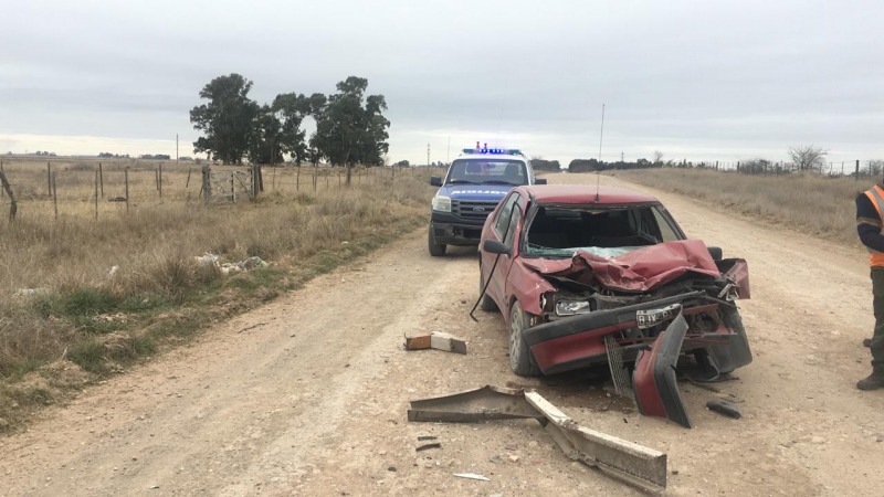 Choc contra el acoplado de un camin y result herido
